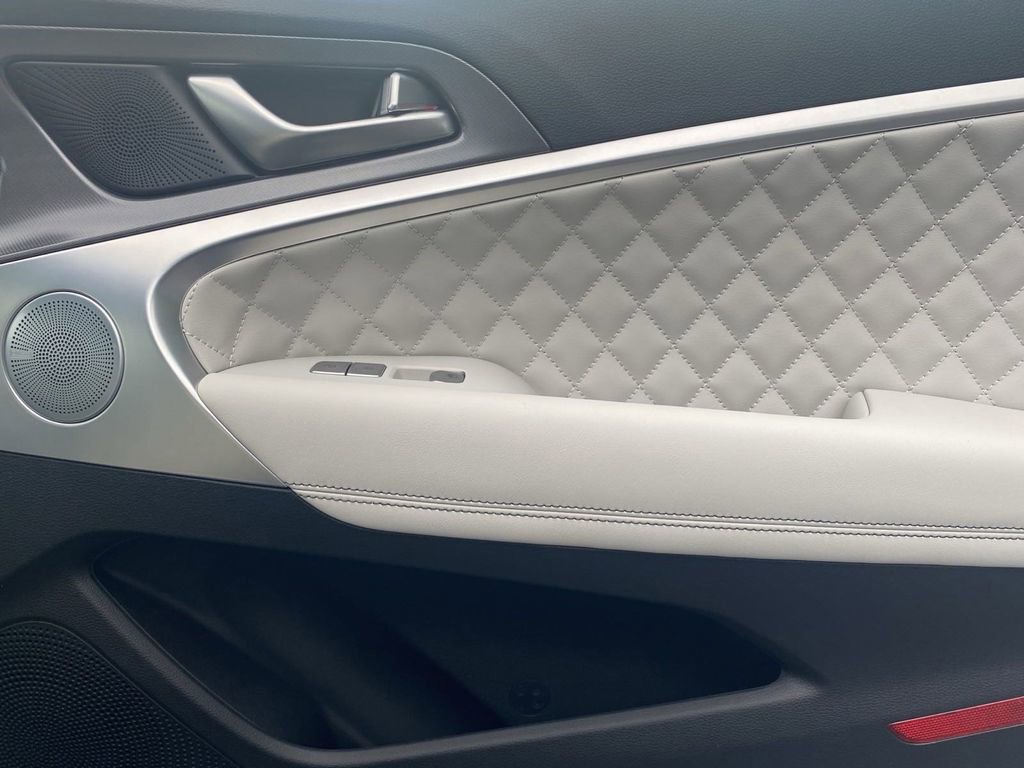 2025 Genesis G70 3.3T Advanced