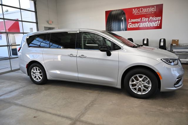 2024 Chrysler Pacifica Touring-L