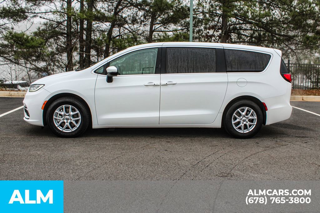 2023 Chrysler Pacifica Touring-L