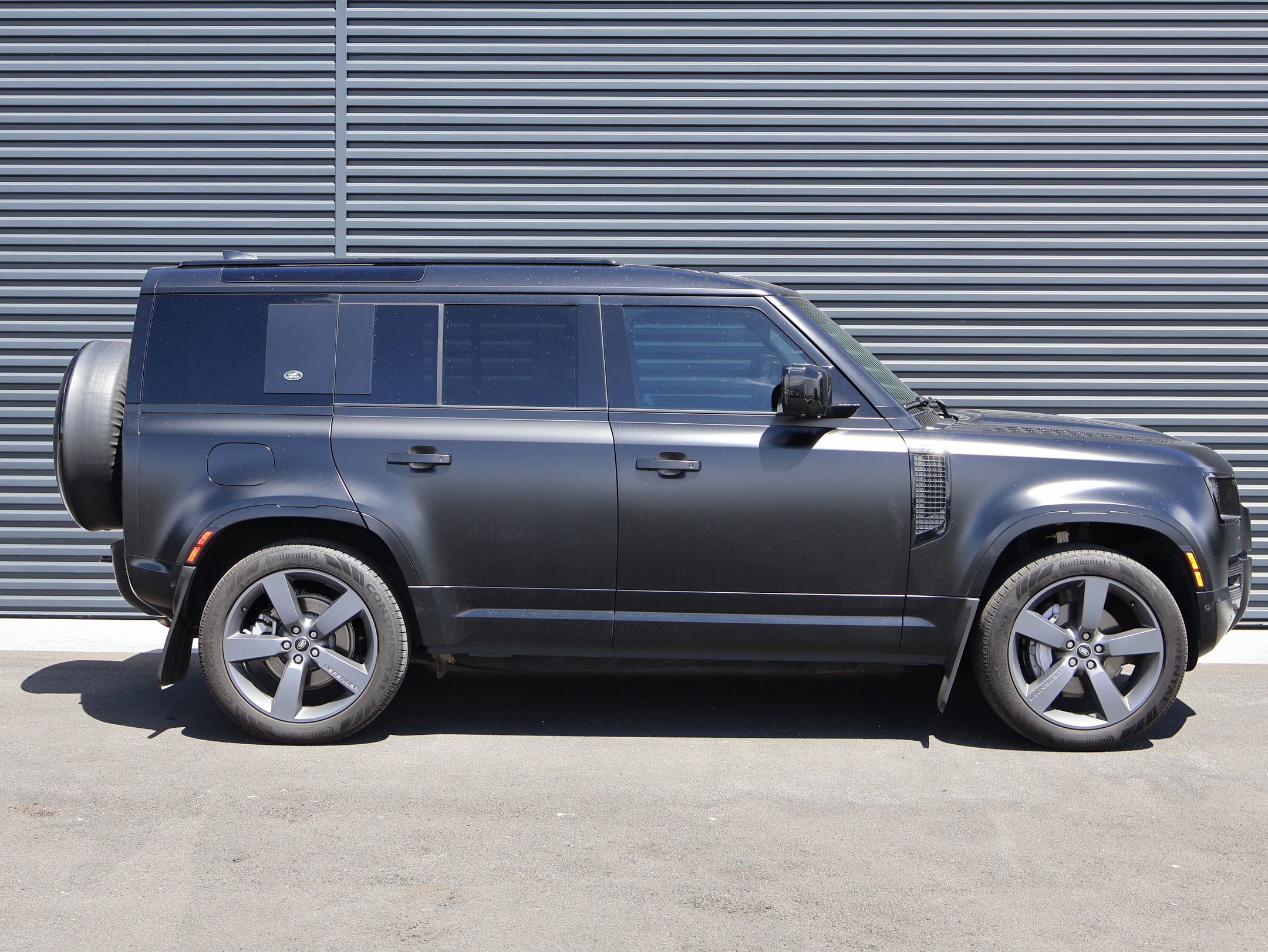 2024 Land Rover Defender 110 X-Dynamic SE