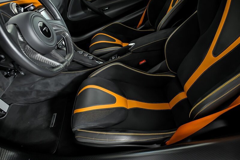 Used 2022 McLaren 720S Performance photo 17