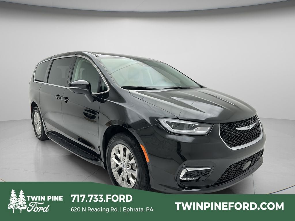 Used 2023 Chrysler Pacifica Touring-L