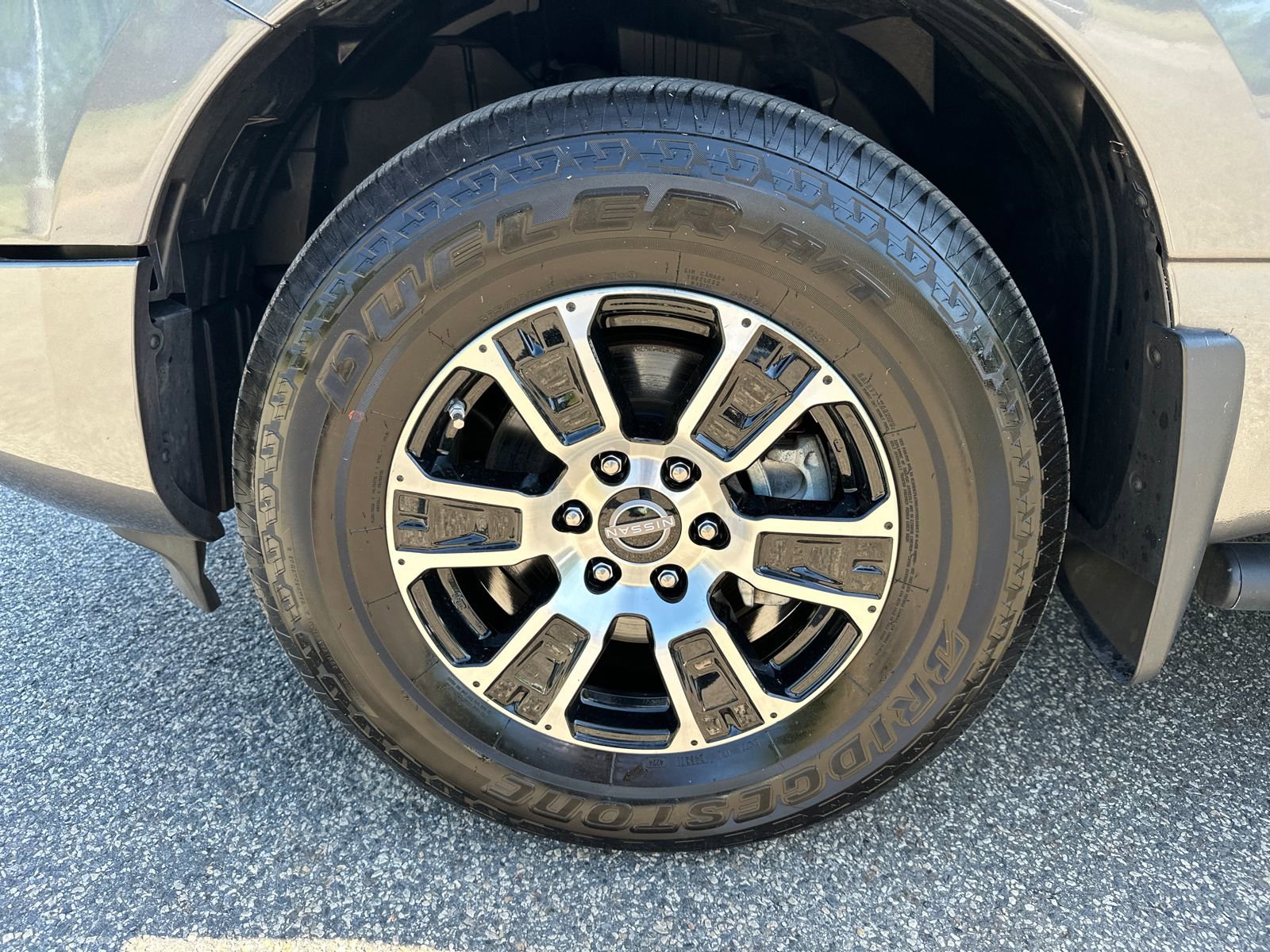 2024 Nissan Titan SV