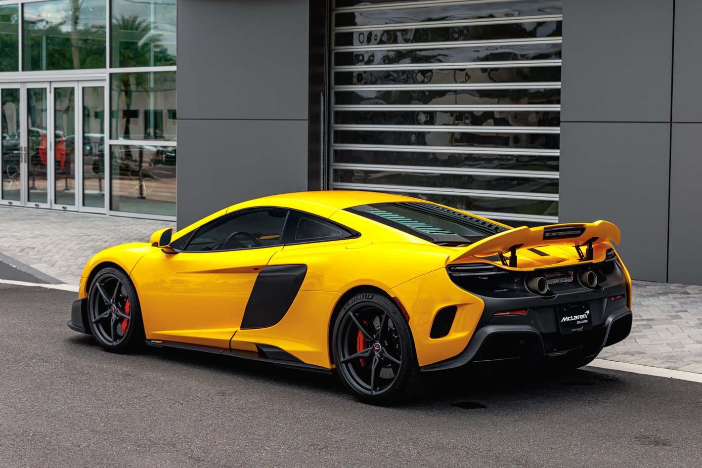 Used 2016 McLaren 675LT Coupe photo 17