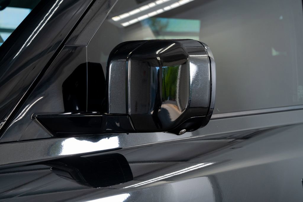 2024 Land Rover Defender 90 S