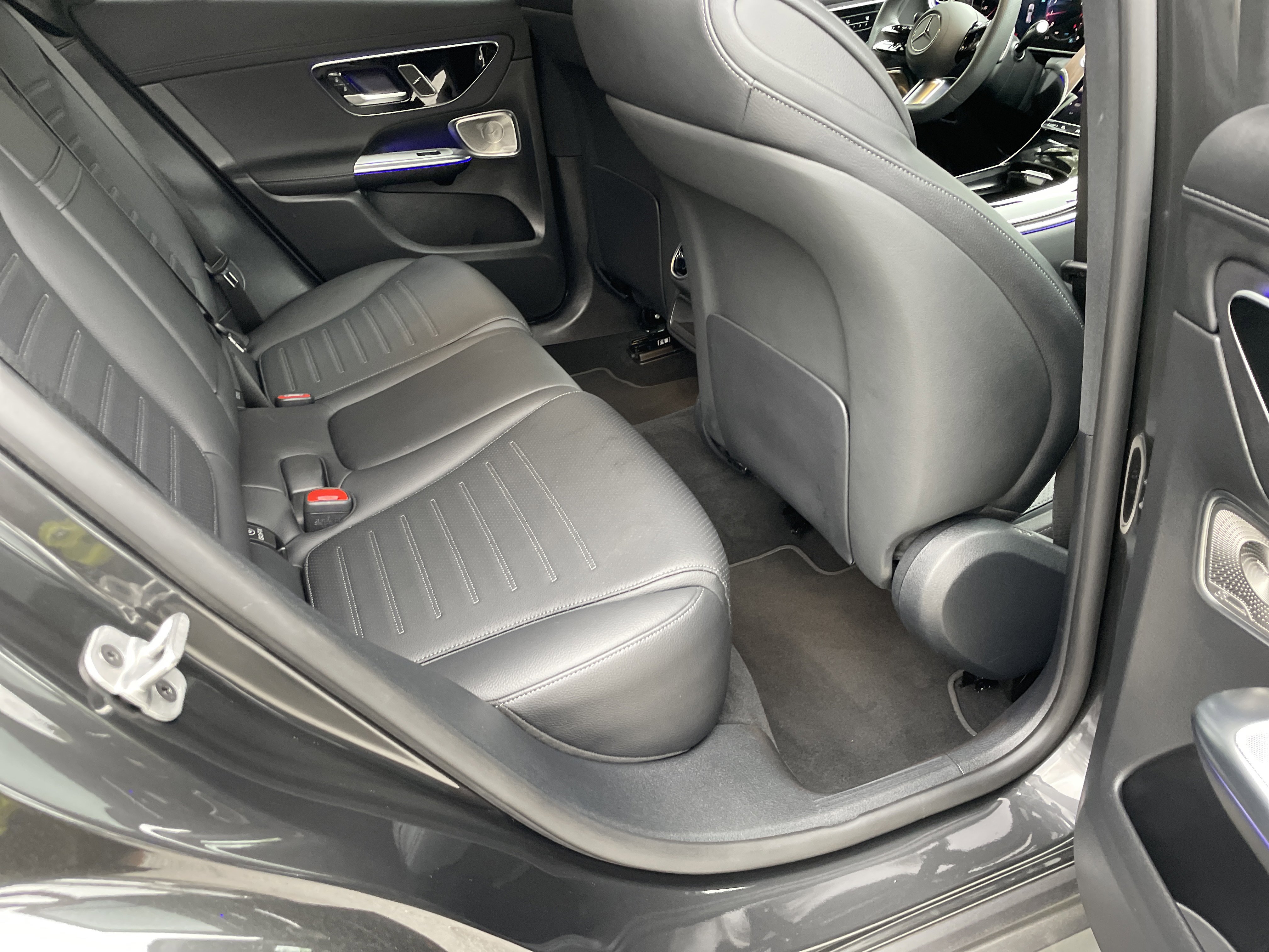 2025 Mercedes-Benz GLC 300