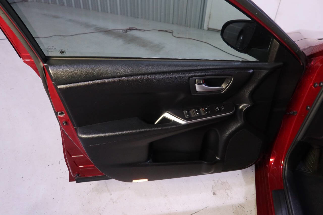 2017 Toyota Camry SE