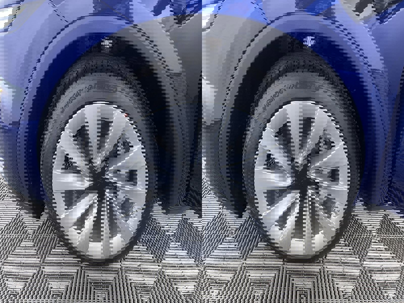 2026 Tesla Model Y AWD