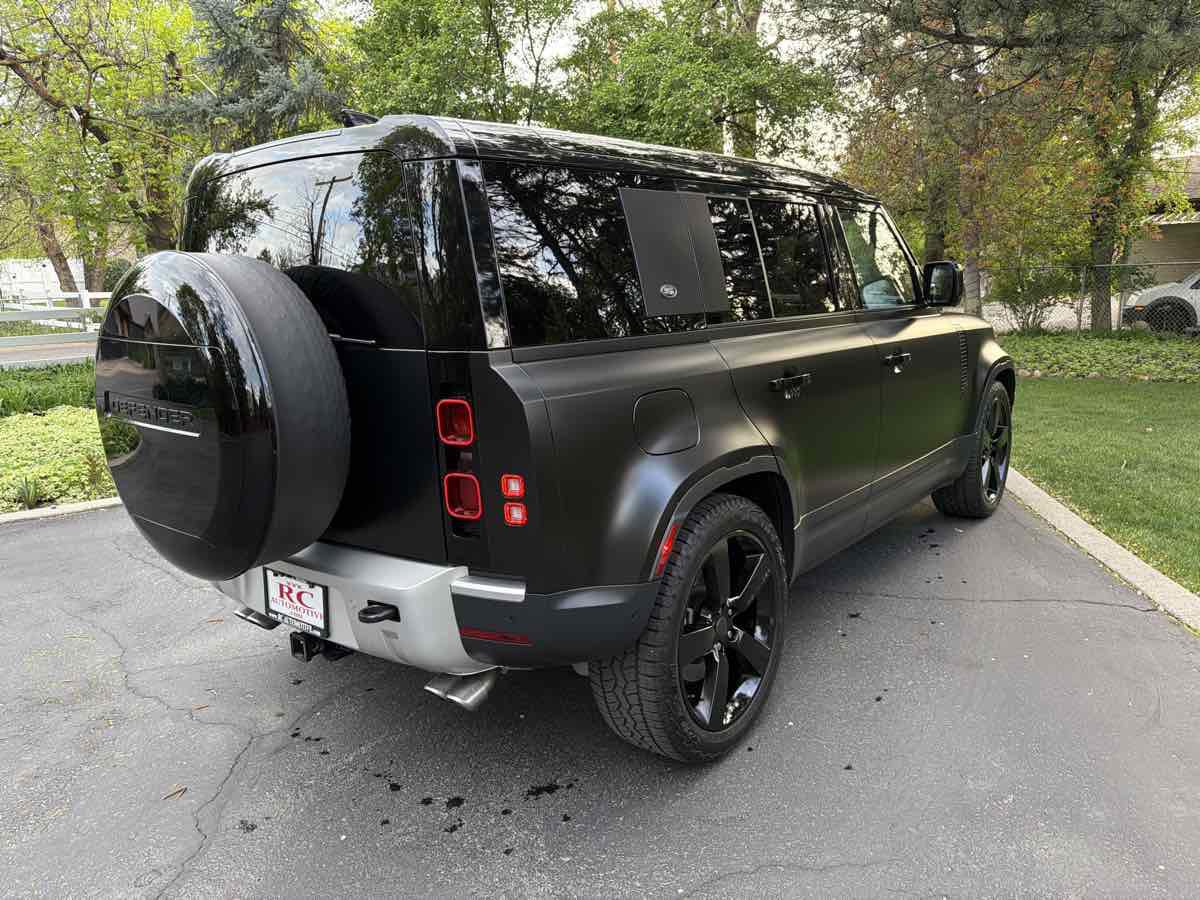 2024 Land Rover Defender 110 SE