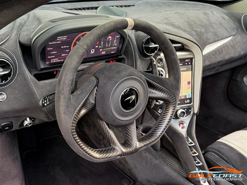 Used 2021 McLaren 720S Performance photo 30