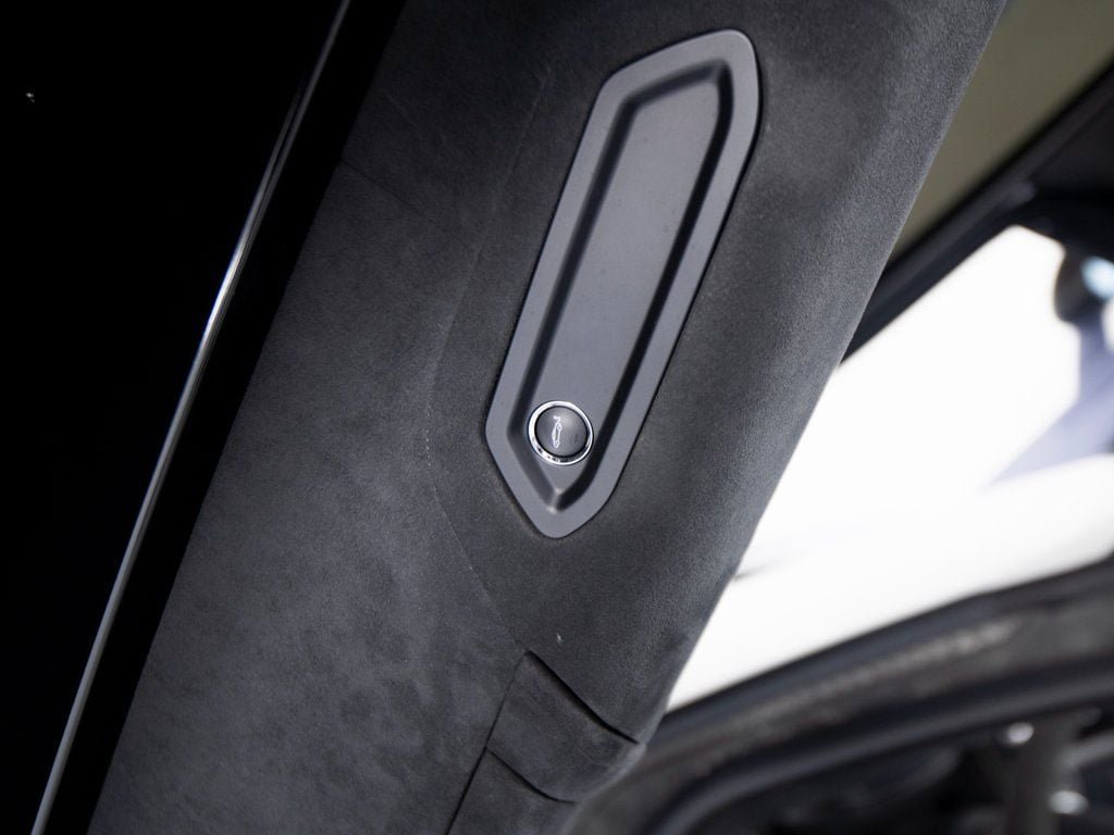 Used 2021 McLaren 765LT photo 11