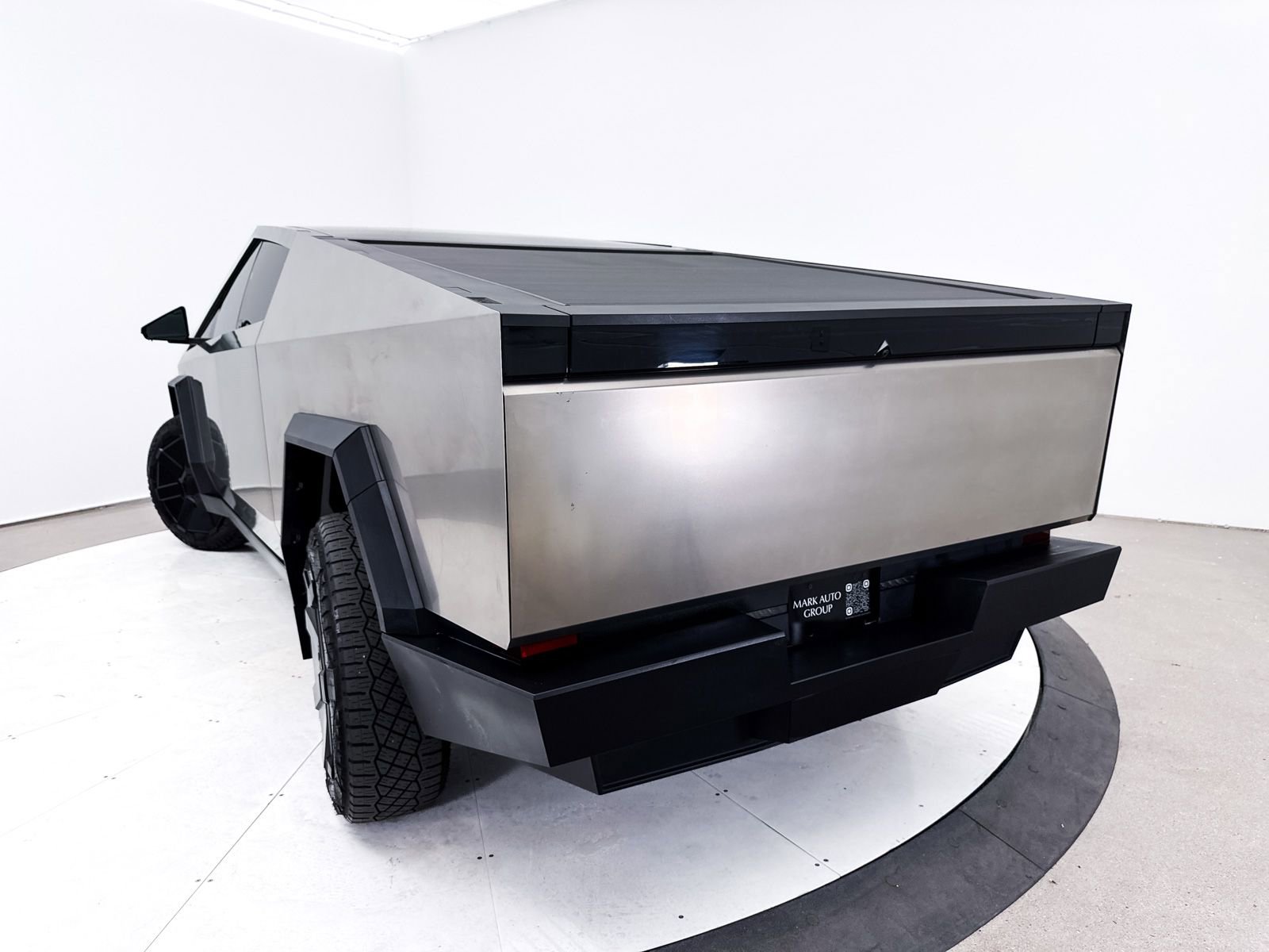 2024 Tesla Cybertruck AWD Crew Cab