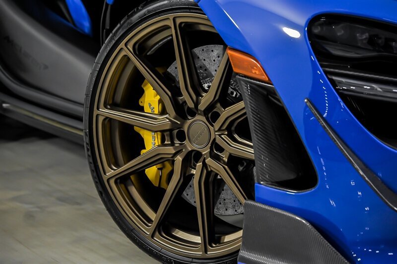 Used 2018 McLaren 720S Luxury photo 3