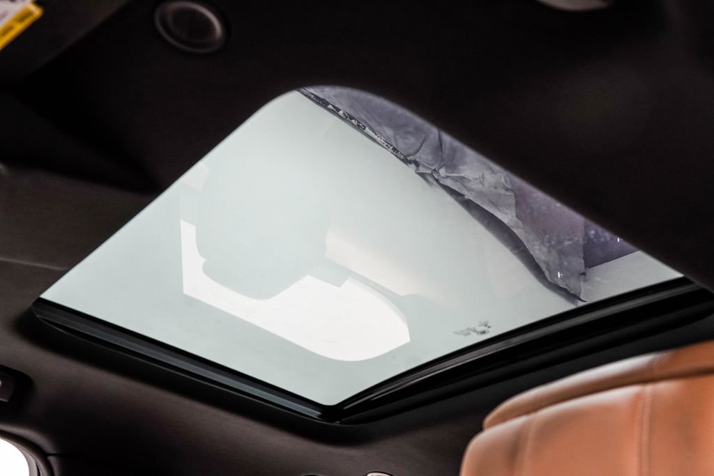 2023 Land Rover Discovery Metropolitan Edition