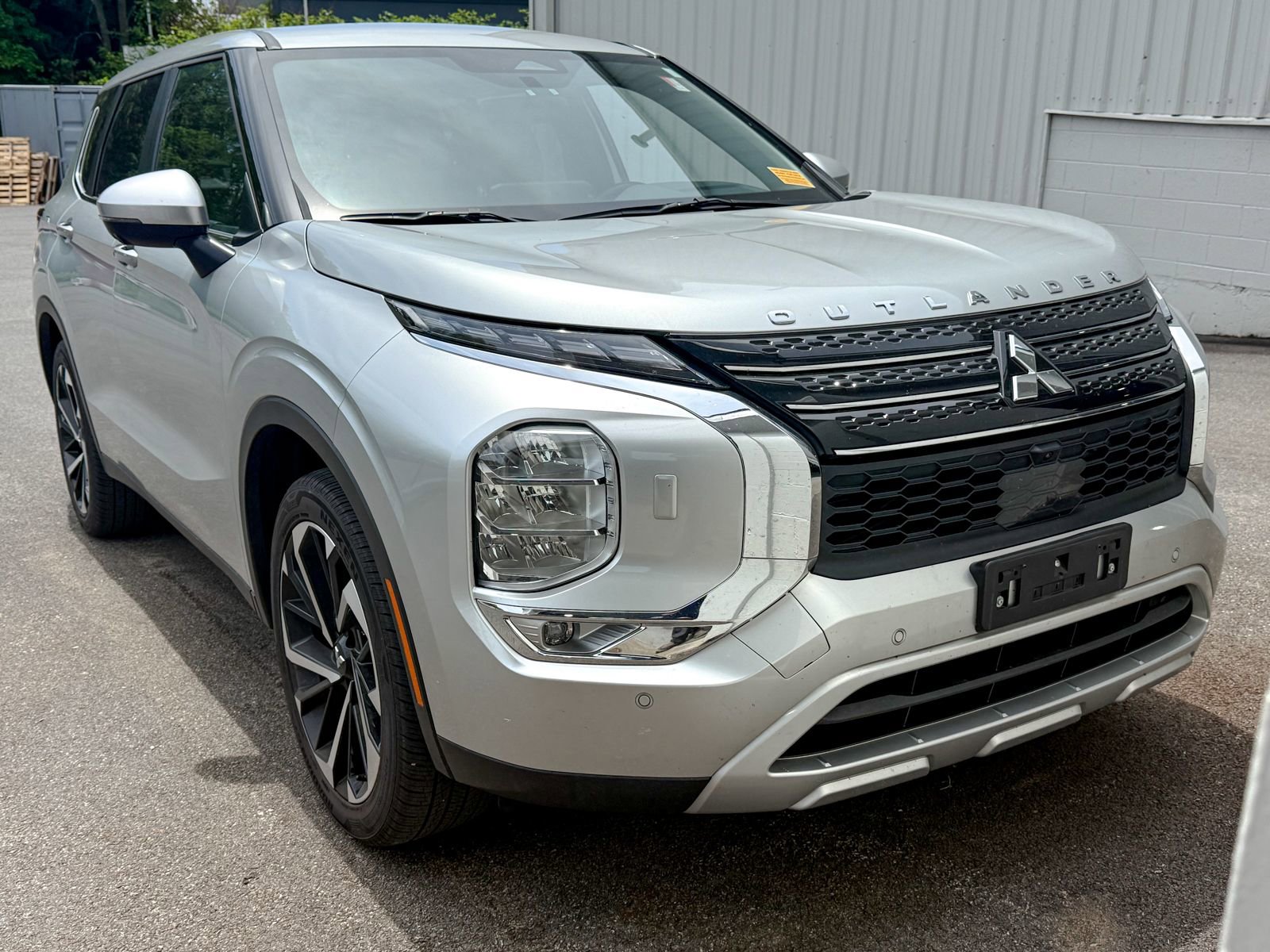 Used 2024 Mitsubishi Outlander SE