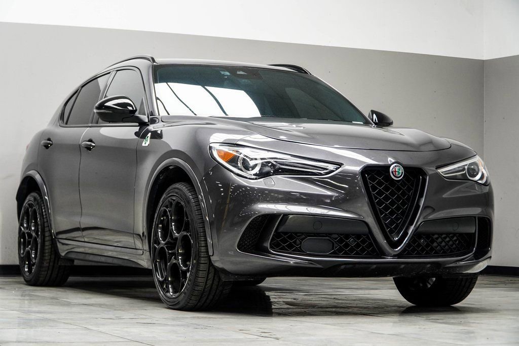 2022 Alfa Romeo Stelvio Quadrifoglio