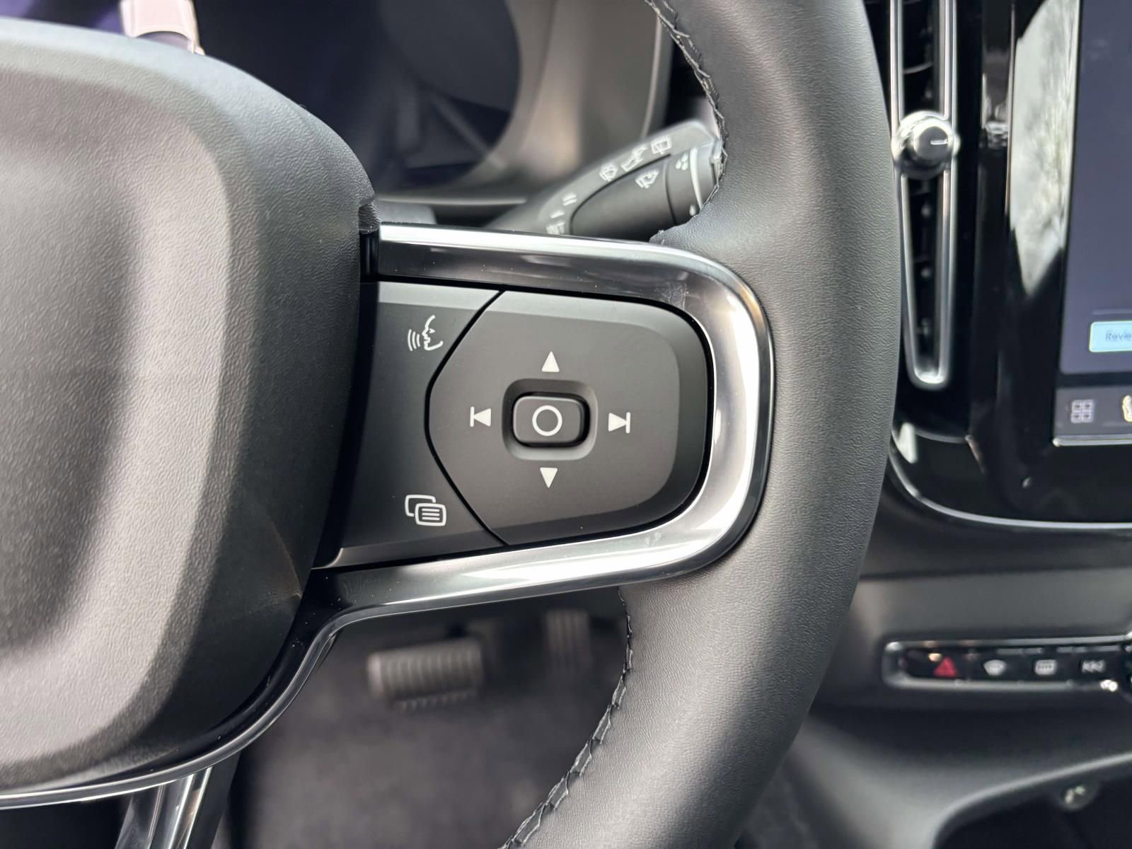 2026 Volvo Xc40 B5 Ultra