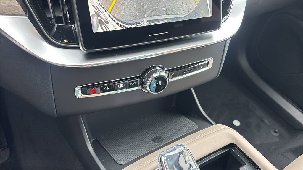 2026 Volvo Xc90 B6 Plus