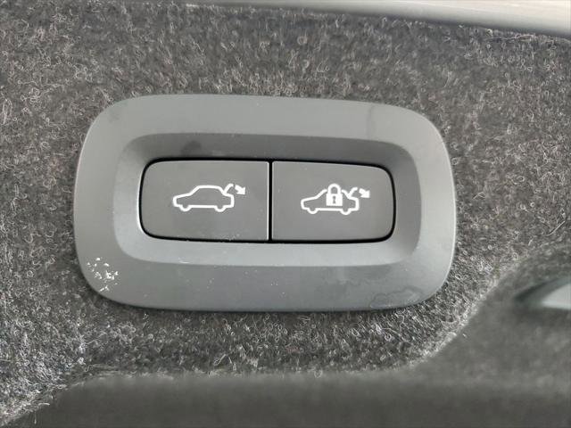 2023 Volvo S90 B6 Plus