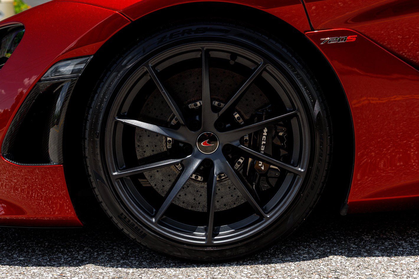 Used 2018 McLaren 720S Luxury photo 17
