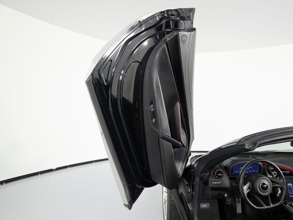 Used 2020 McLaren 720S Performance photo 11