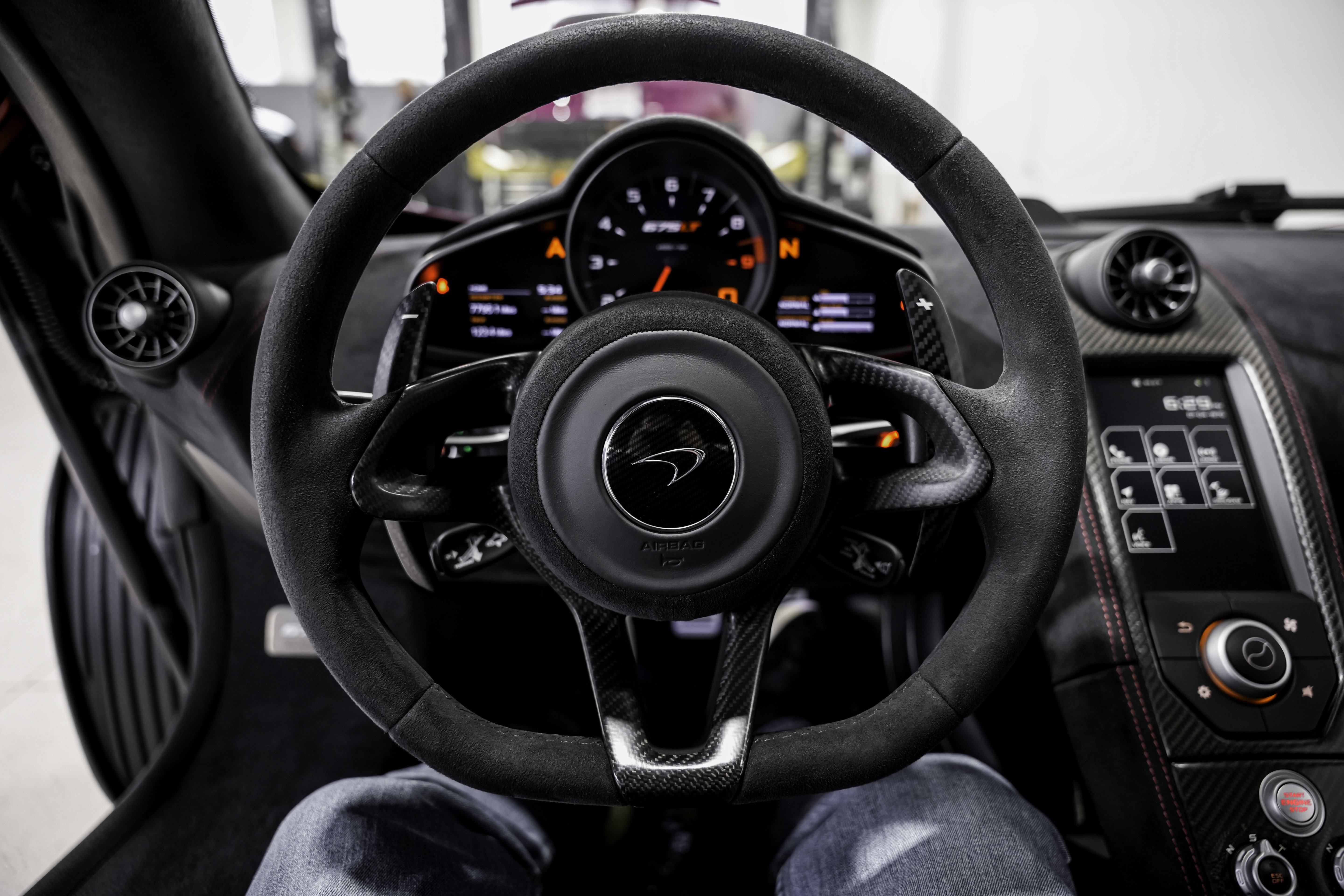 Used 2016 McLaren 675LT Coupe photo 11