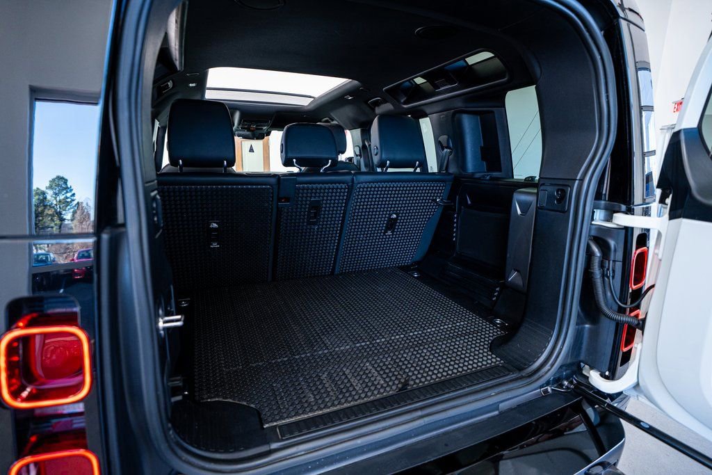 2023 Land Rover Defender 110 X-Dynamic SE