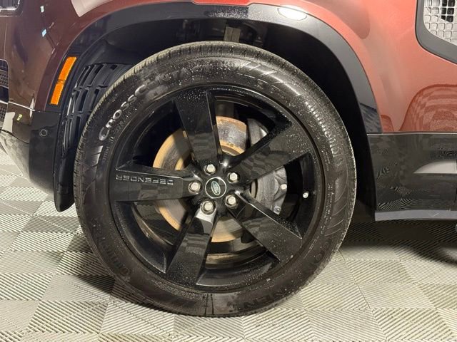 2025 Land Rover Defender 130 X-Dynamic SE