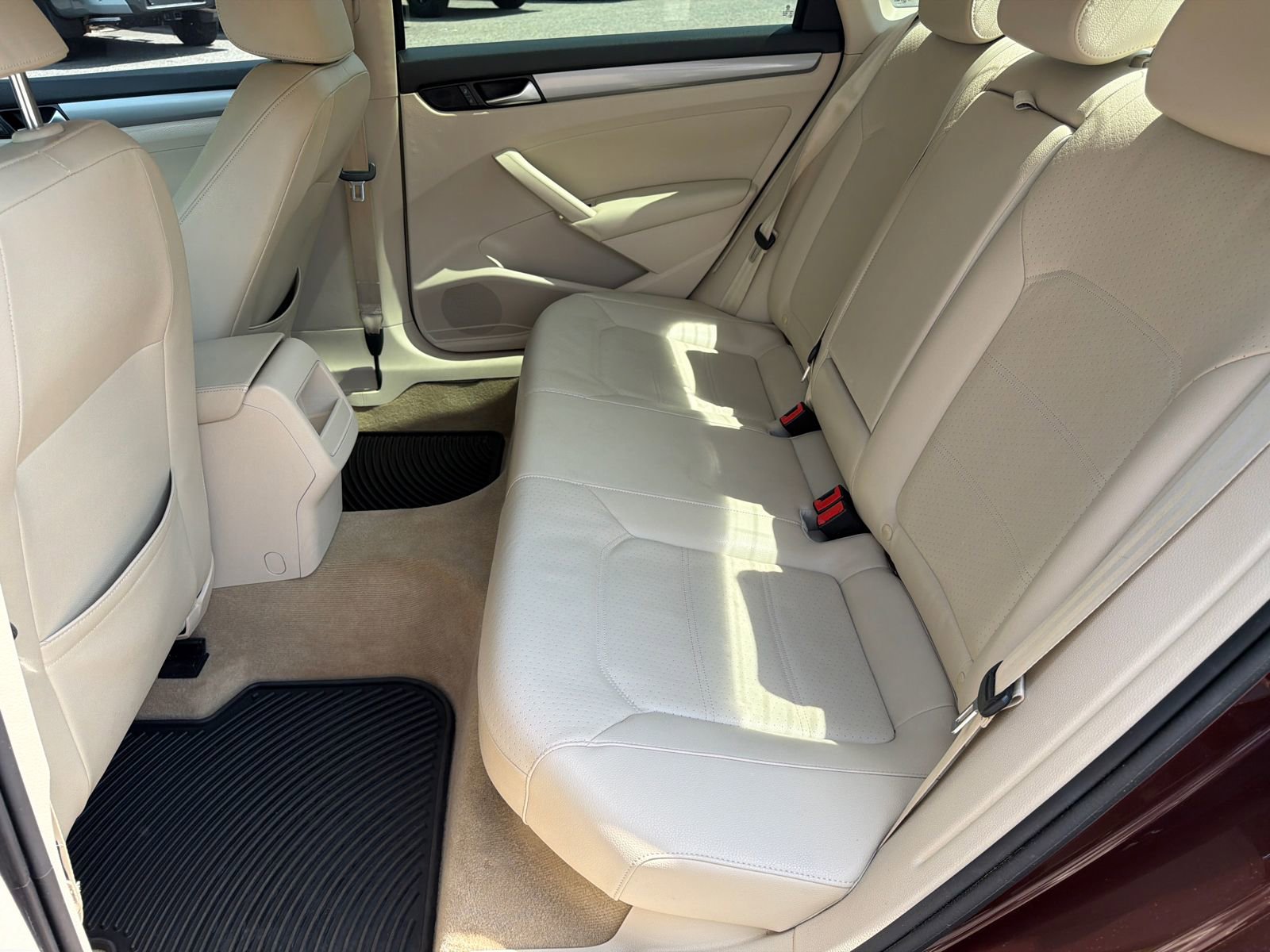 2014 Volkswagen Passat 1.8T Wolfsburg Edition