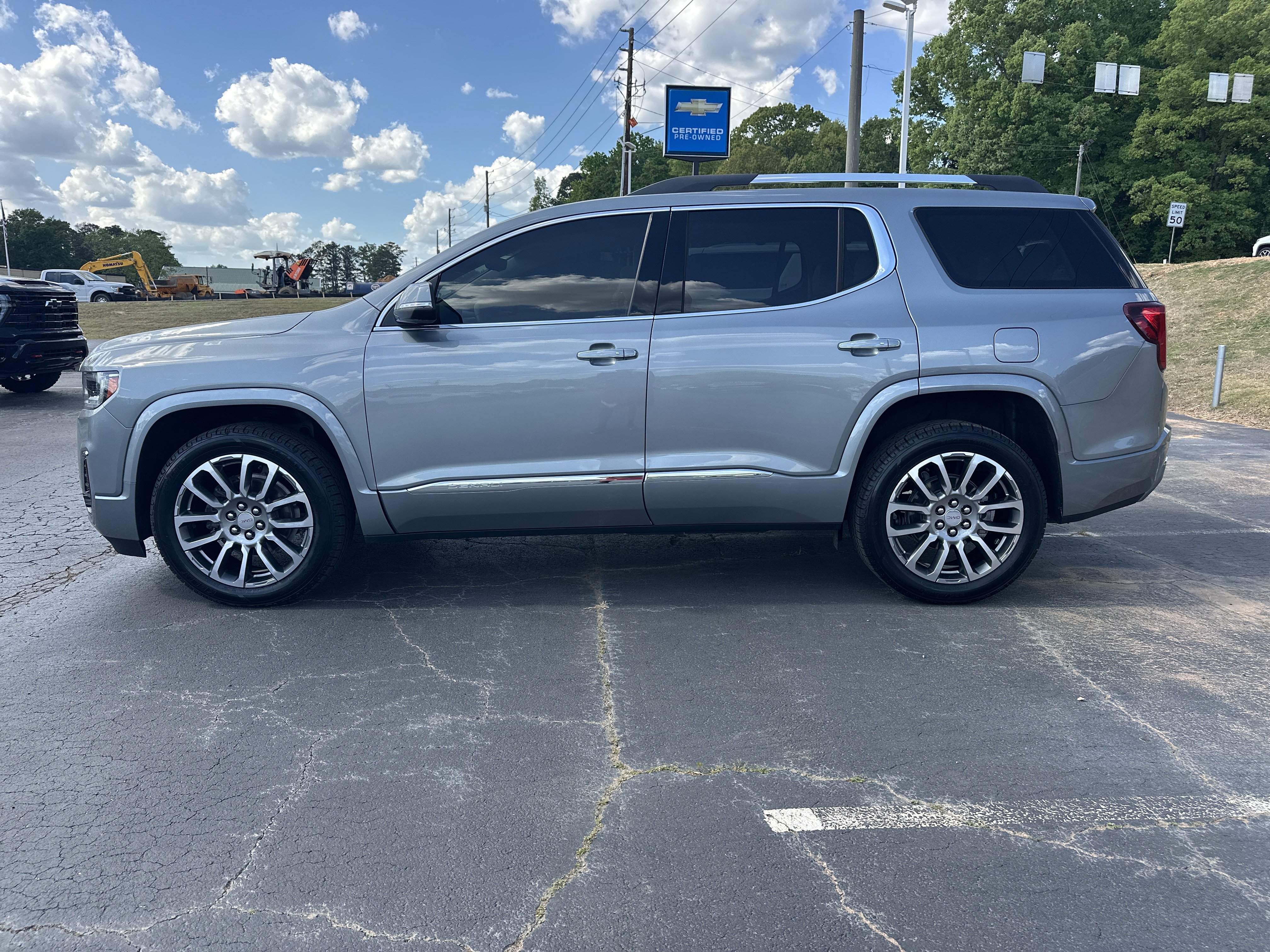 2023 GMC Acadia Denali