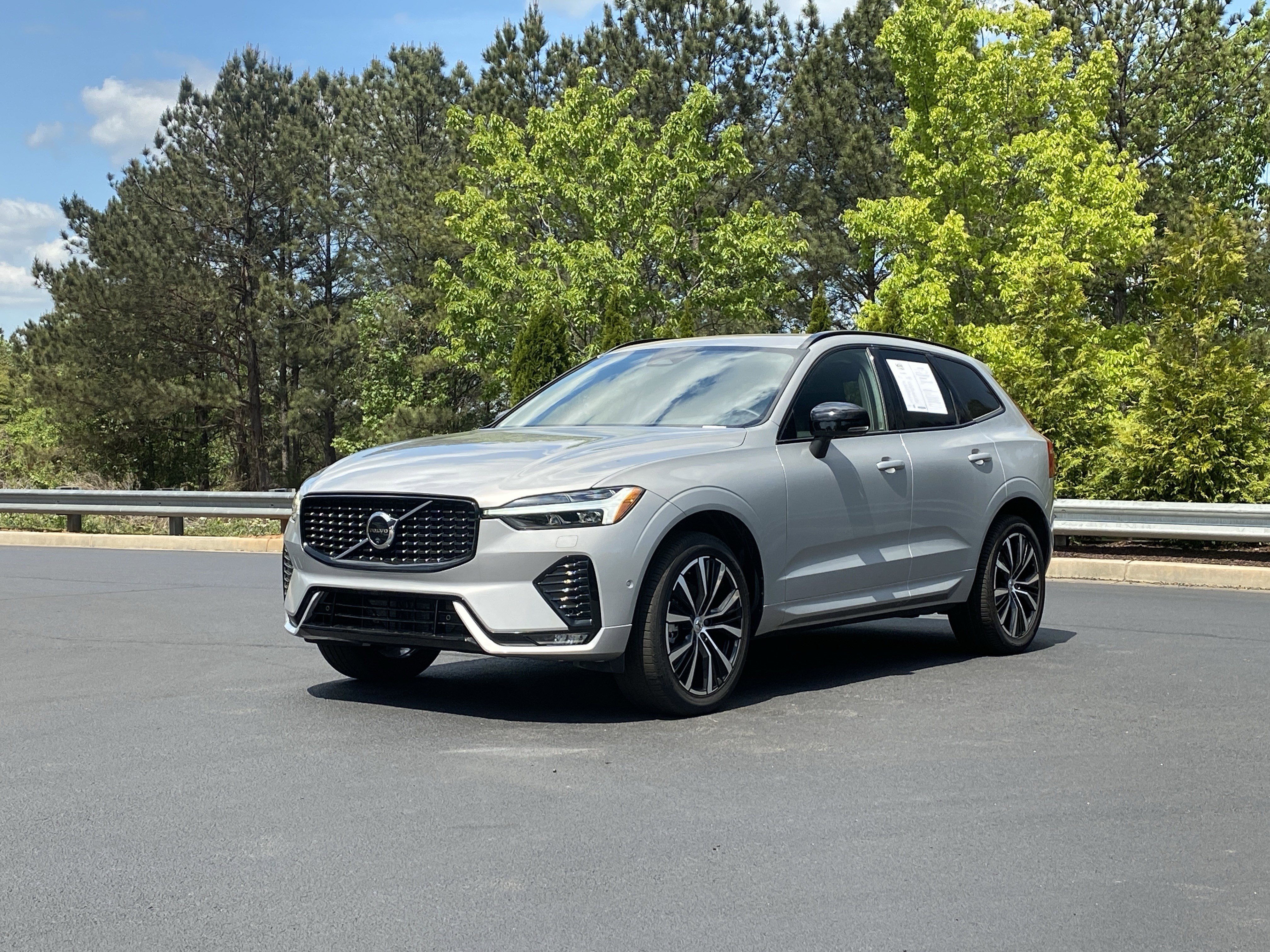 2025 Volvo XC60 B5 Plus