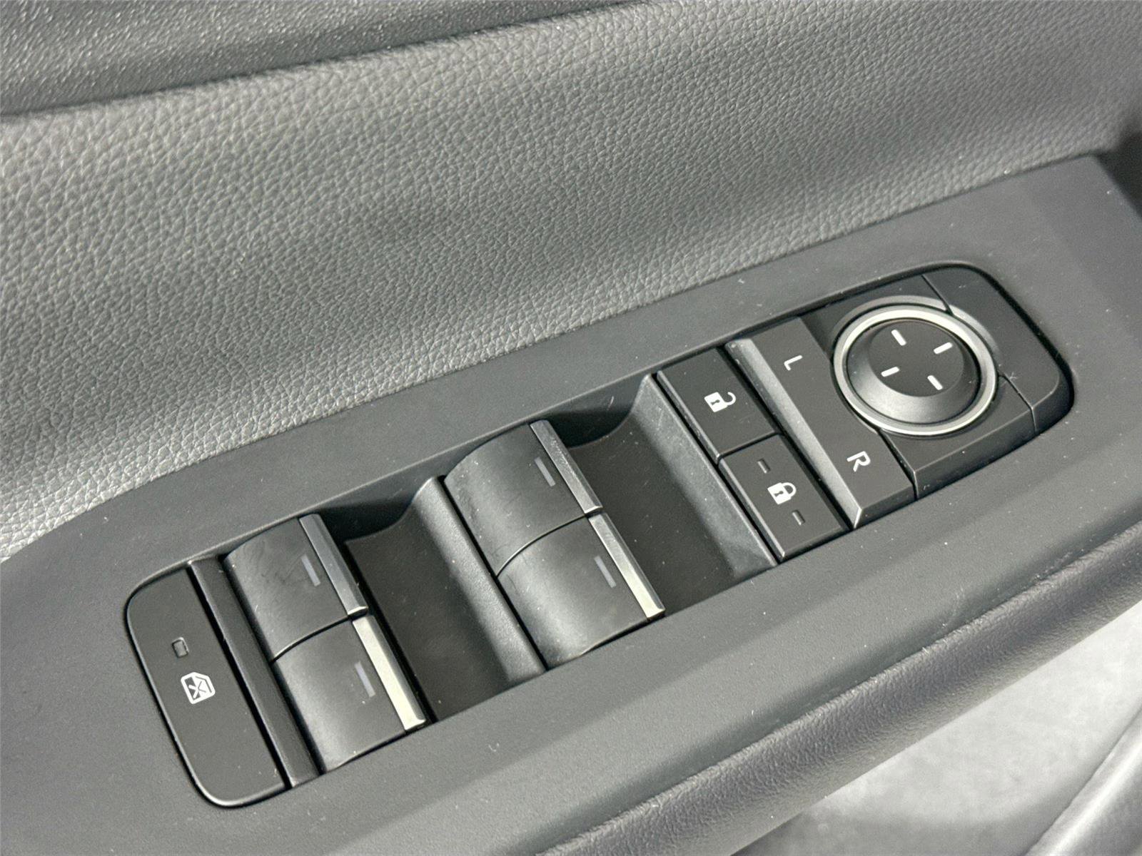 2025 Toyota Prius Plug-In Hybrid