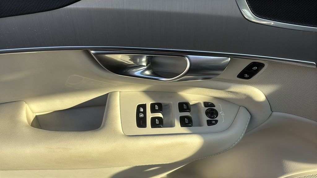 2023 Volvo Xc90 B5 Core