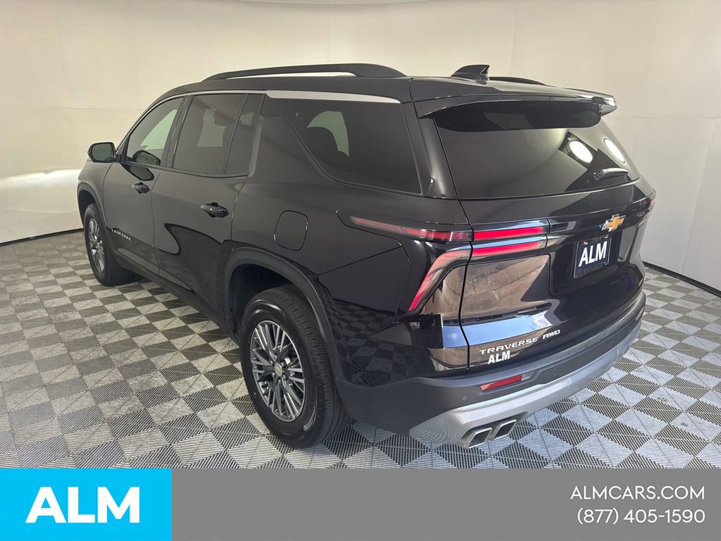 2024 Chevrolet Traverse LT
