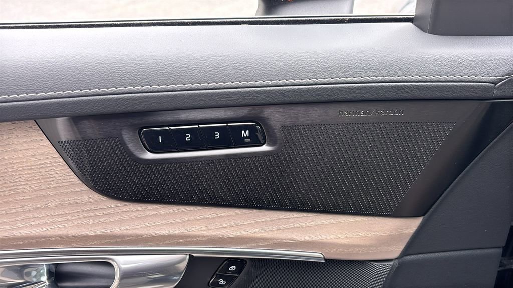 2026 Volvo Xc90 B6 Plus