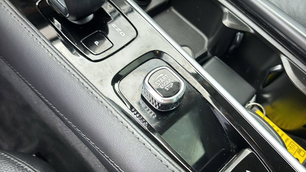 2023 Volvo Xc90 B6 Plus