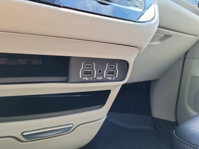 2021 Chrysler Pacifica Touring-L