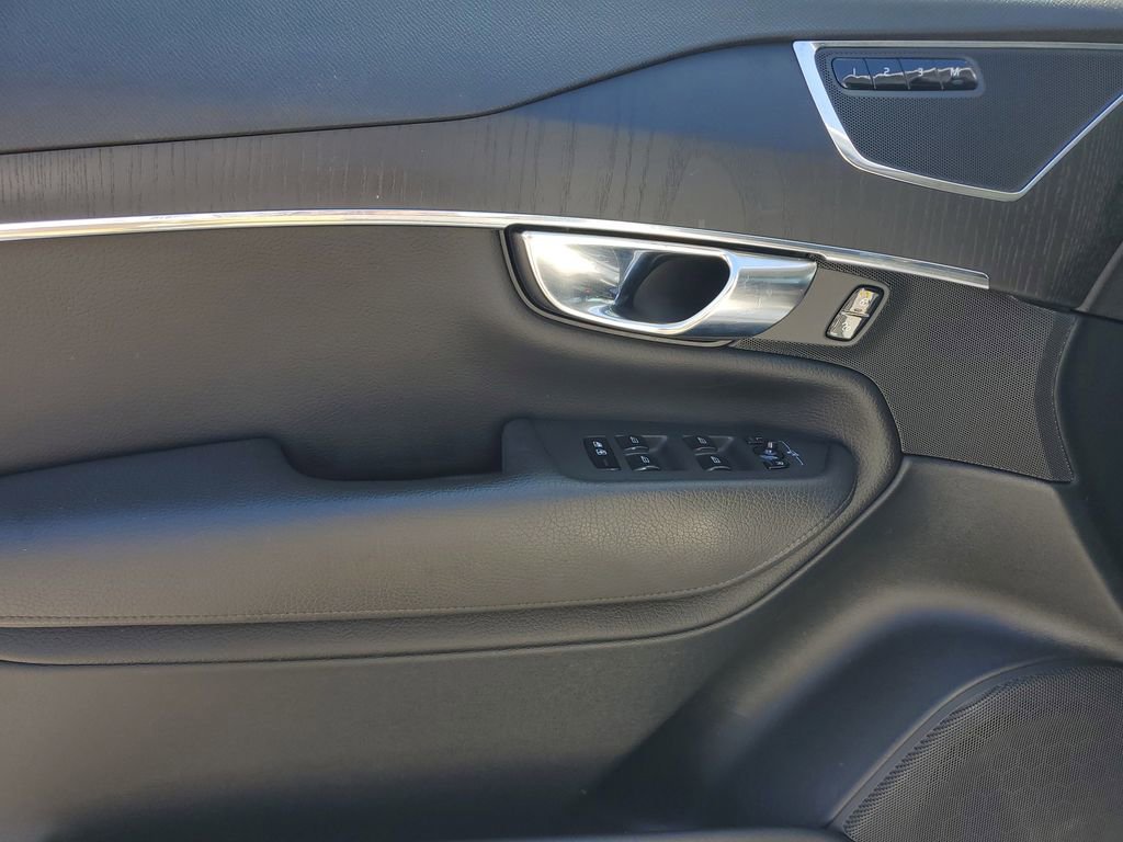 2020 Volvo Xc90 T6 Momentum