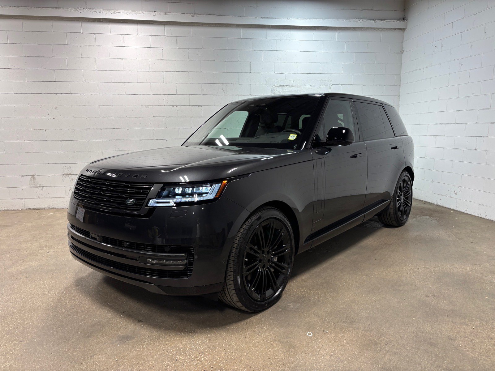 New 2026 Land Rover Range Rover Long Wheelbase SE