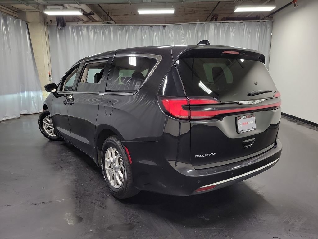 2023 Chrysler Pacifica Touring-L
