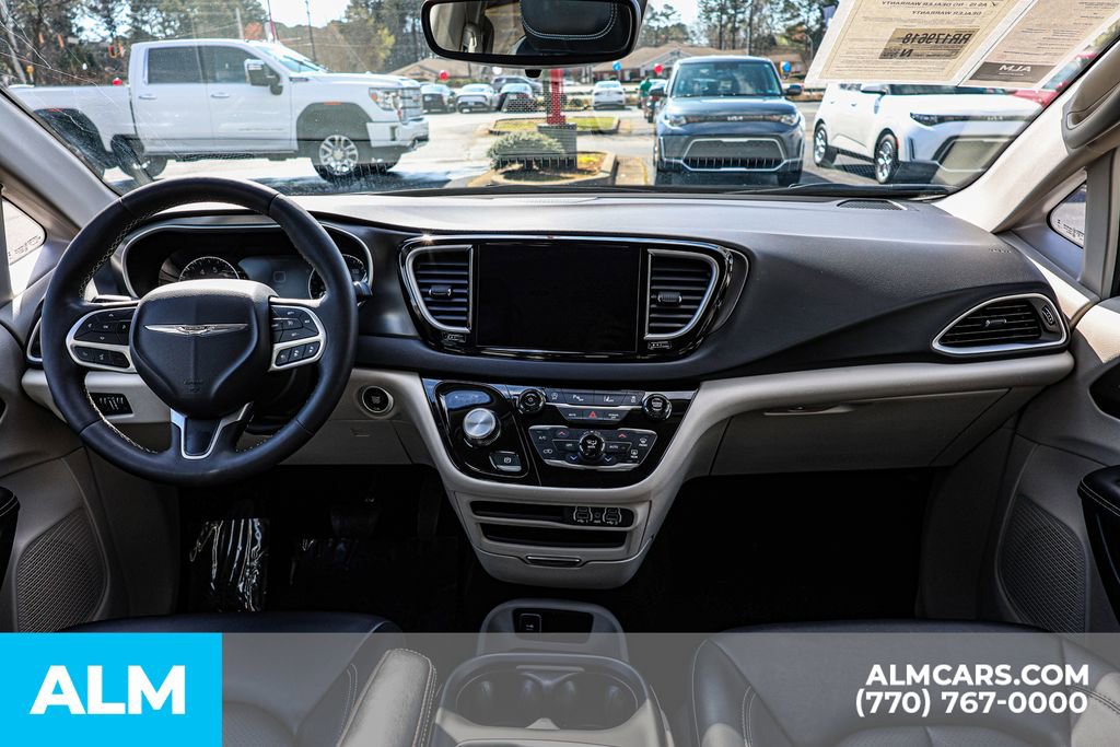 2024 Chrysler Pacifica Touring-L