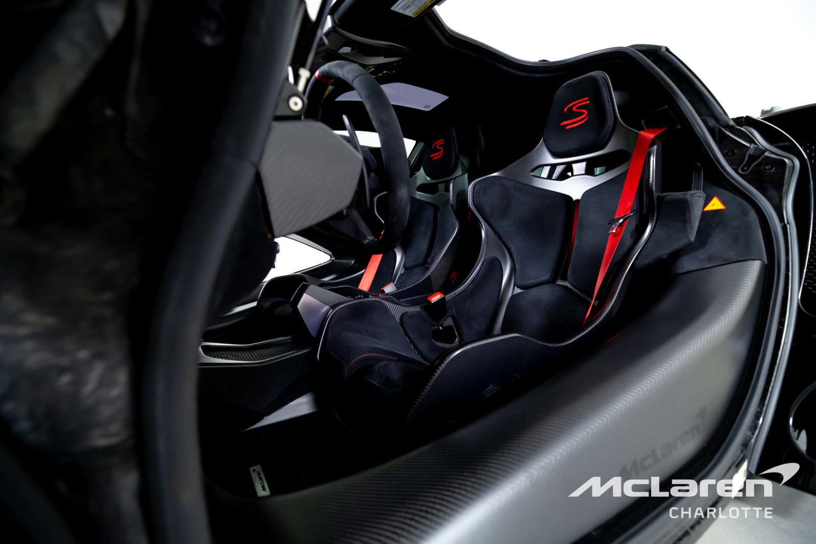 Used 2019 McLaren Senna photo 12