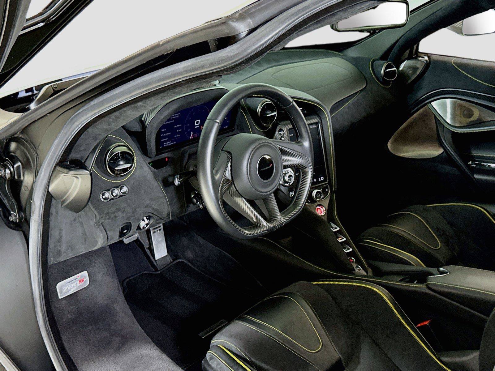 Used 2018 McLaren 720S Performance photo 12