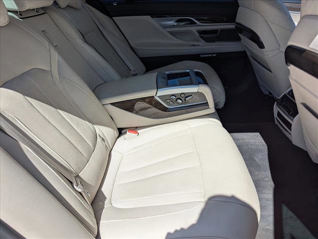 2018 BMW 740e xDrive