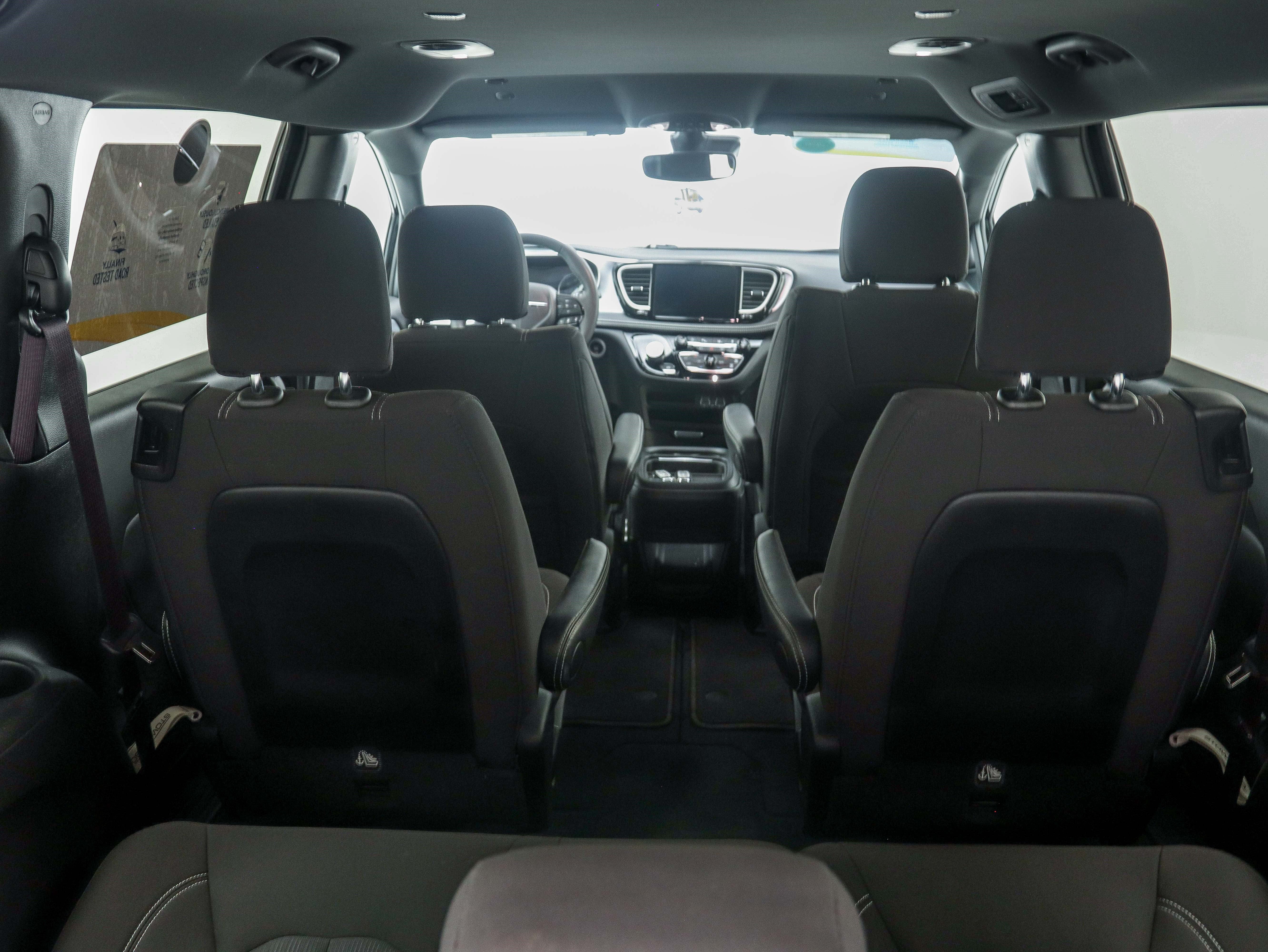 2024 Chrysler Pacifica Touring - Photo 13