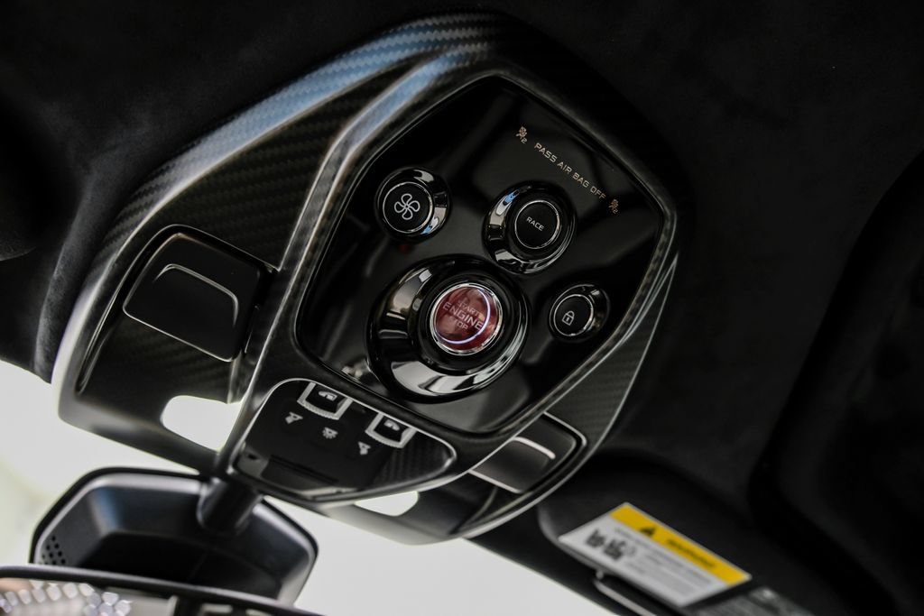Used 2019 McLaren Senna photo 24