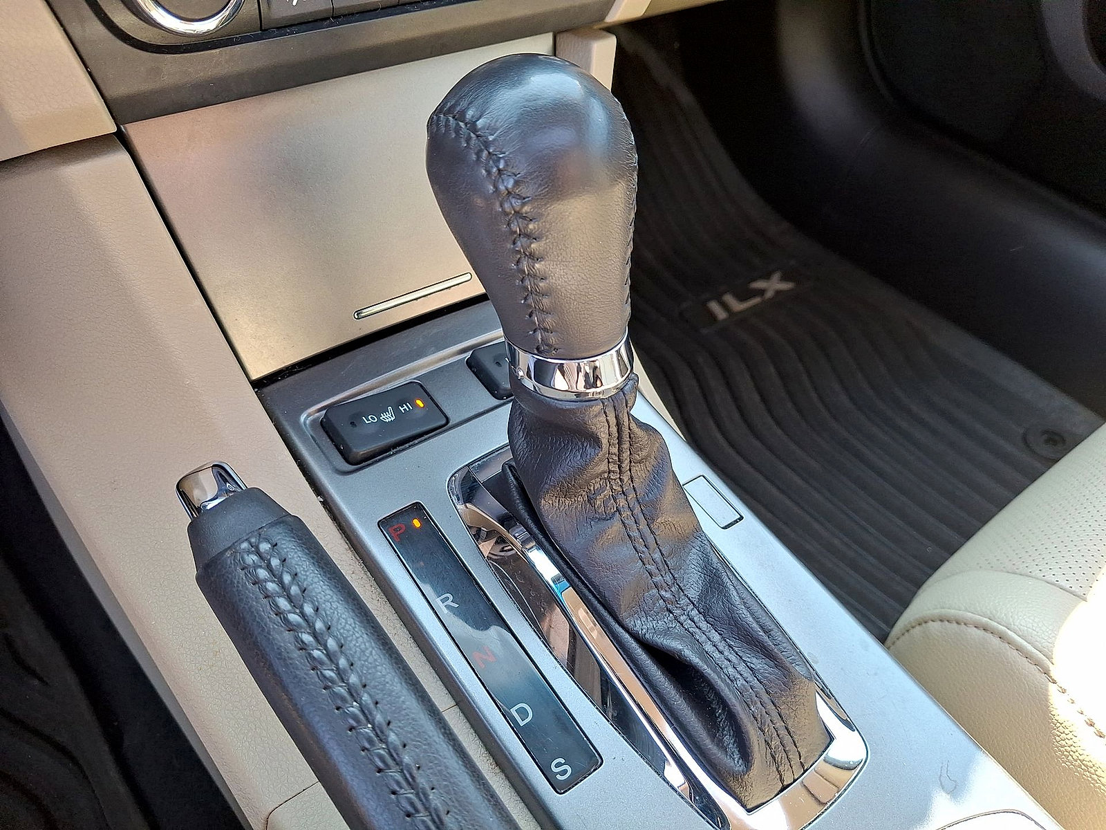 2013 Acura ILX w/ Technology Package