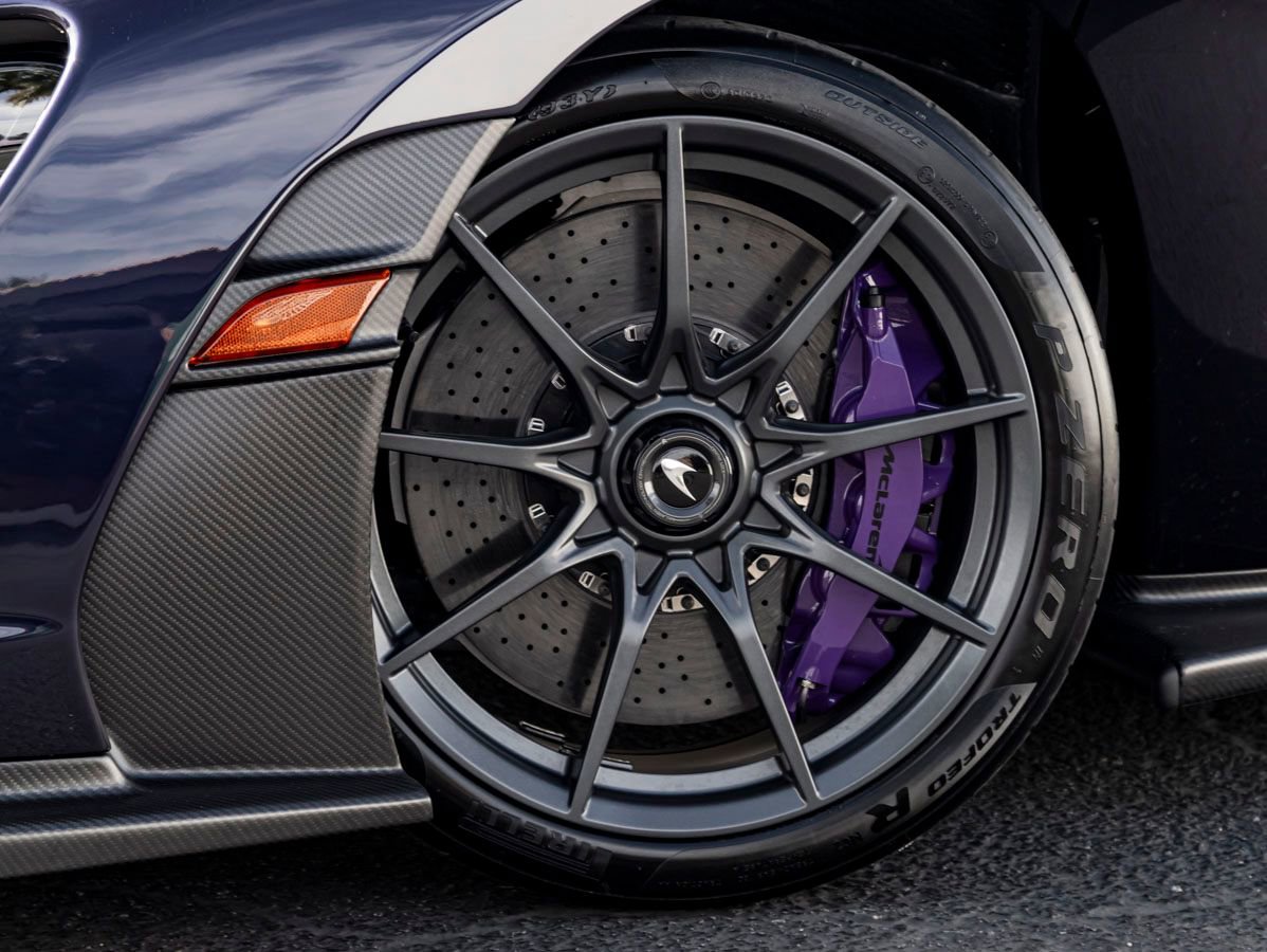 Used 2019 McLaren Senna photo 11