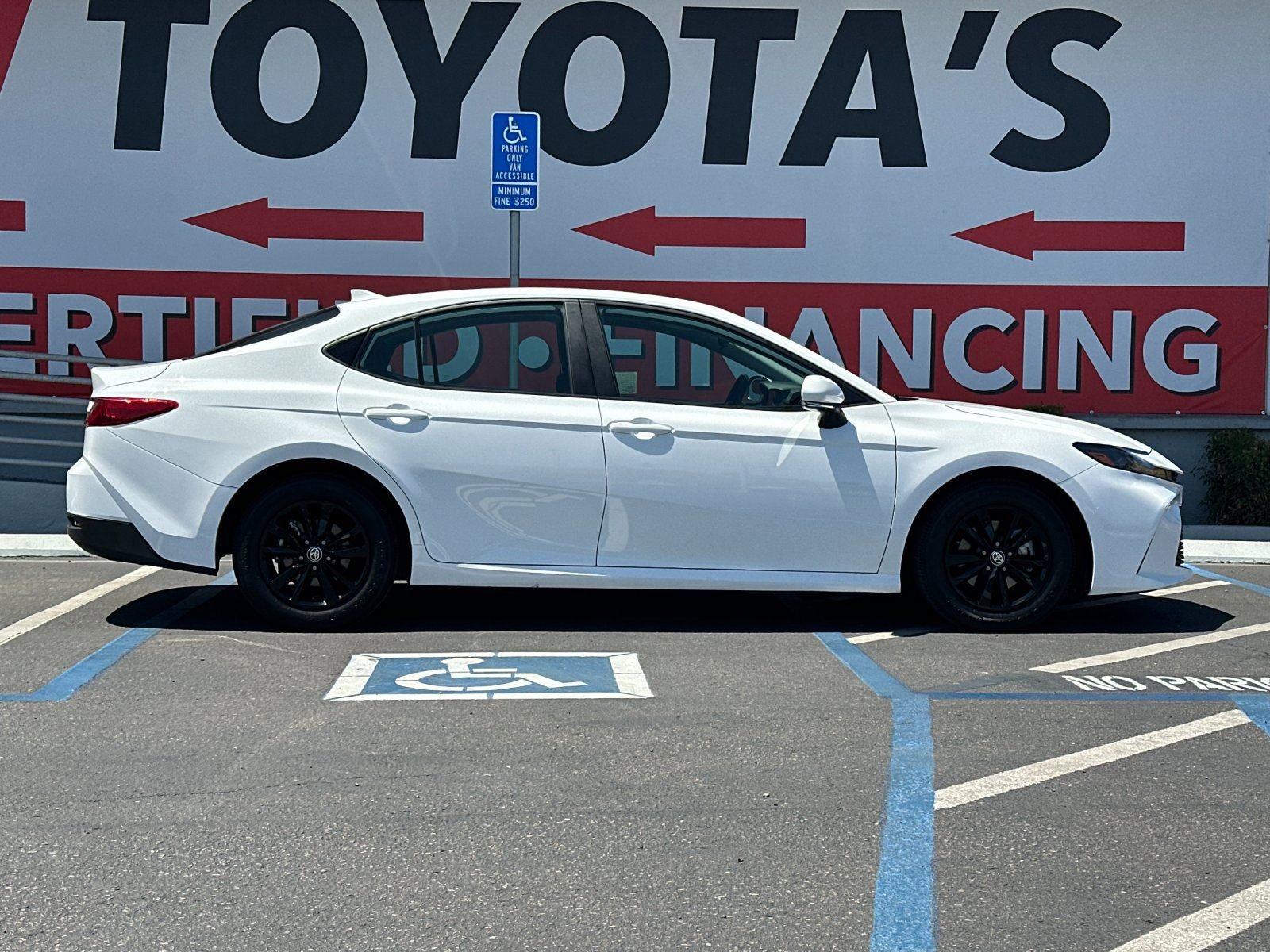 2025 Toyota Camry LE