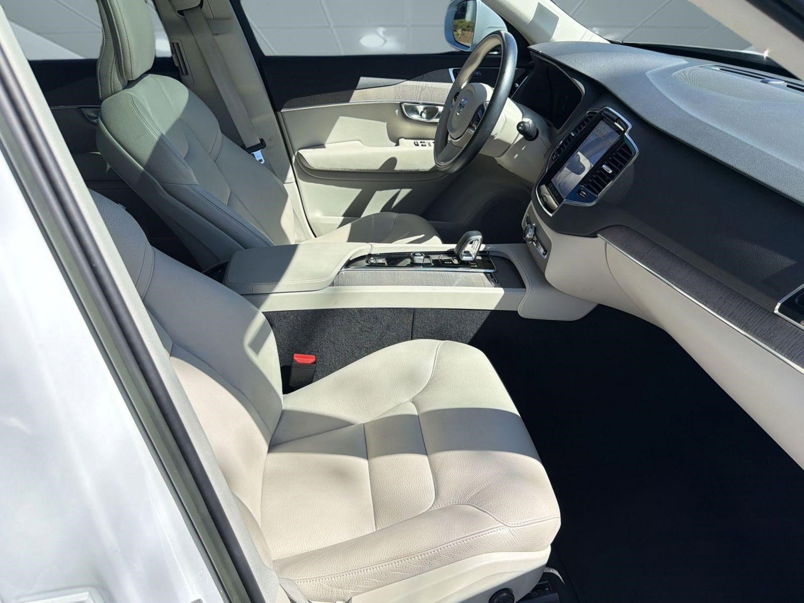 2023 Volvo Xc90 B6 Plus